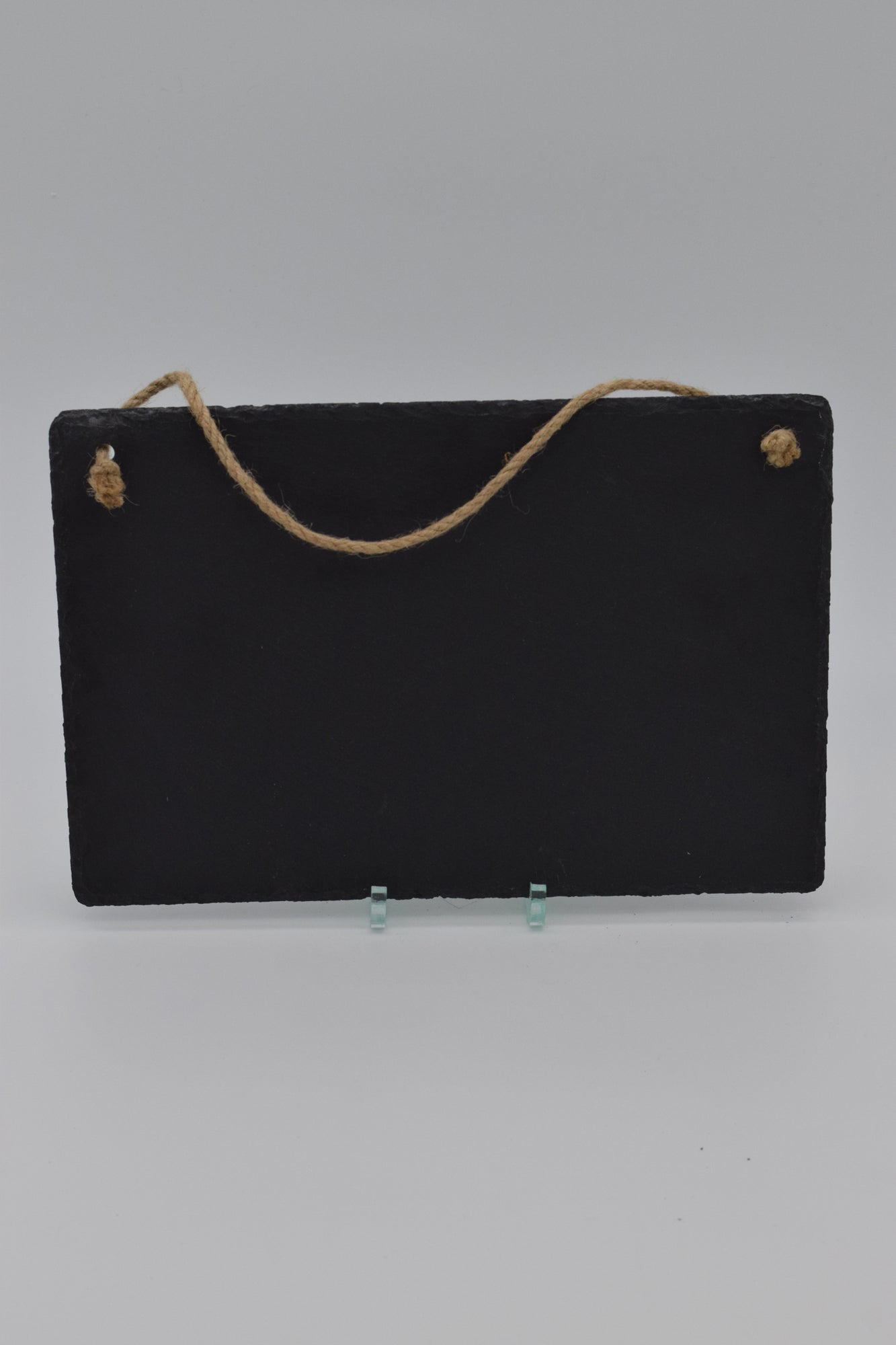 Schiefertafel mit Kordel